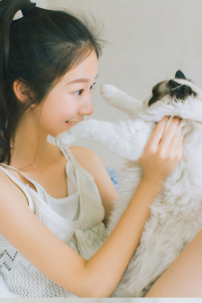 爱内梨花